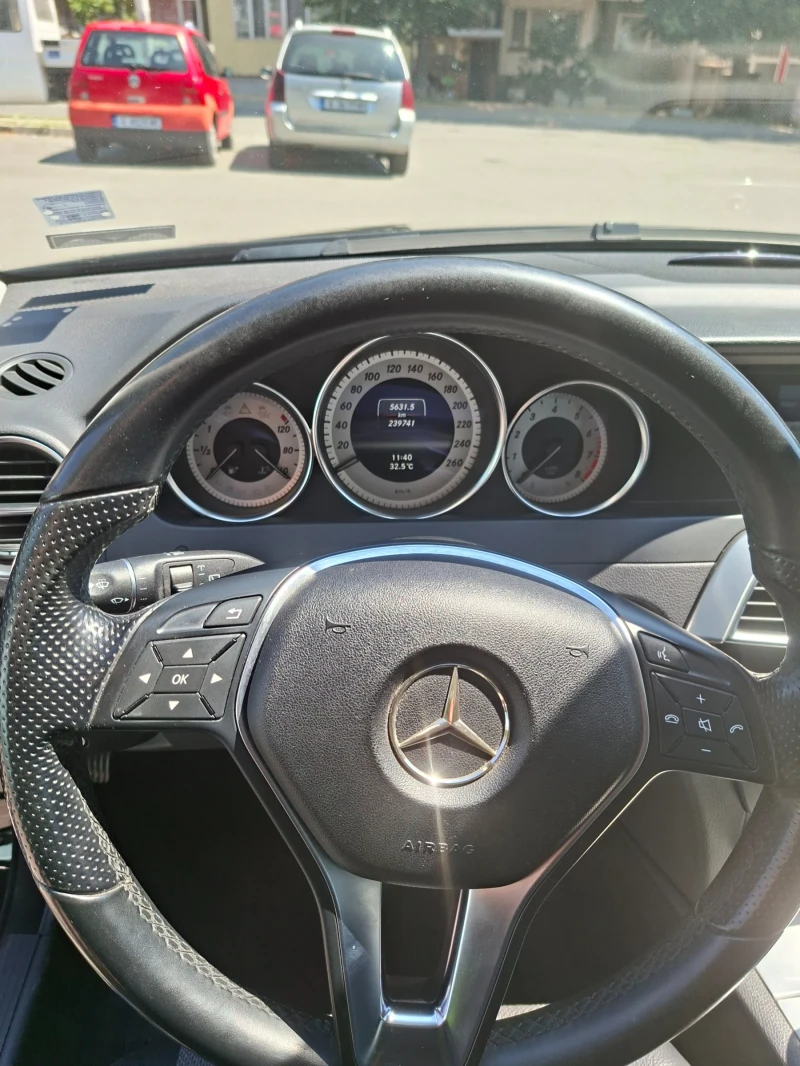 Mercedes-Benz 180, снимка 2 - Автомобили и джипове - 52059036