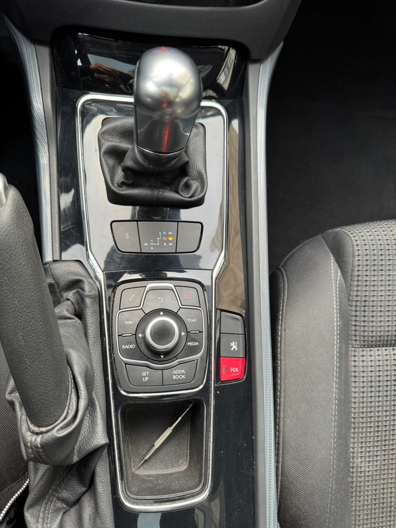 Peugeot 508 1.6 HDI PANO, снимка 11 - Автомобили и джипове - 52097287