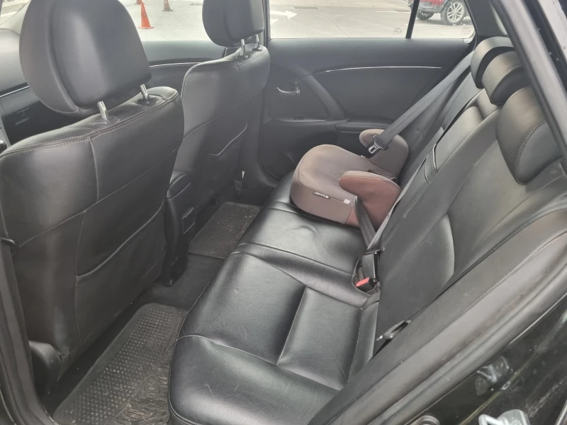 Toyota Avensis 2.0 126к.с., снимка 8 - Автомобили и джипове - 52572137