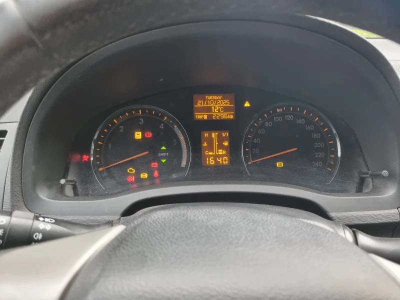 Toyota Avensis 2.0 126к.с., снимка 14 - Автомобили и джипове - 52572137