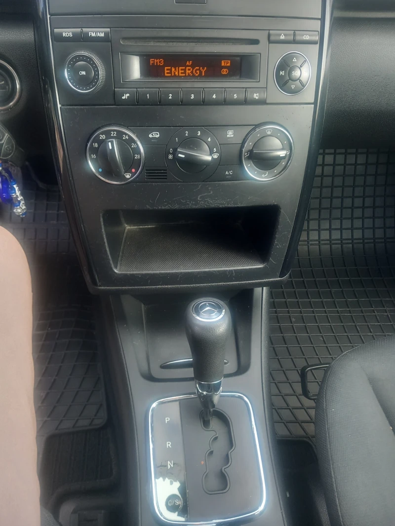 Mercedes-Benz A 180, снимка 5 - Автомобили и джипове - 52501258