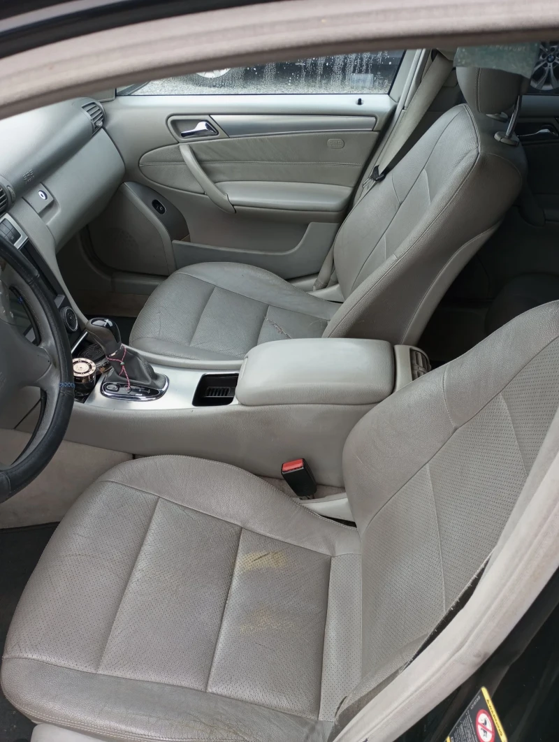Mercedes-Benz C 220, снимка 7 - Автомобили и джипове - 52539064