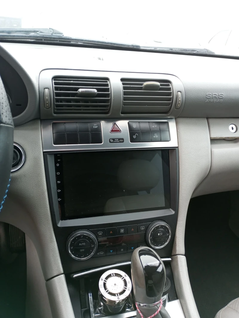 Mercedes-Benz C 220, снимка 3 - Автомобили и джипове - 52539064