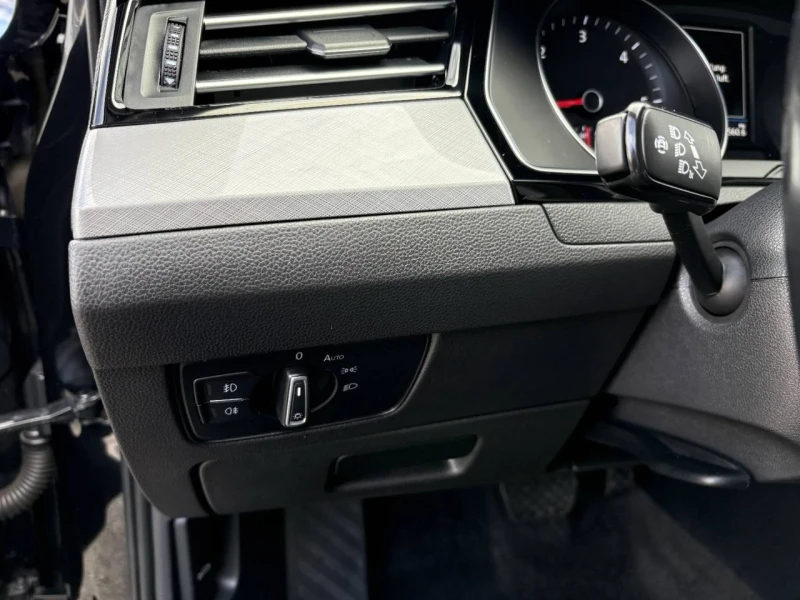 VW Passat, снимка 11 - Автомобили и джипове - 52629413