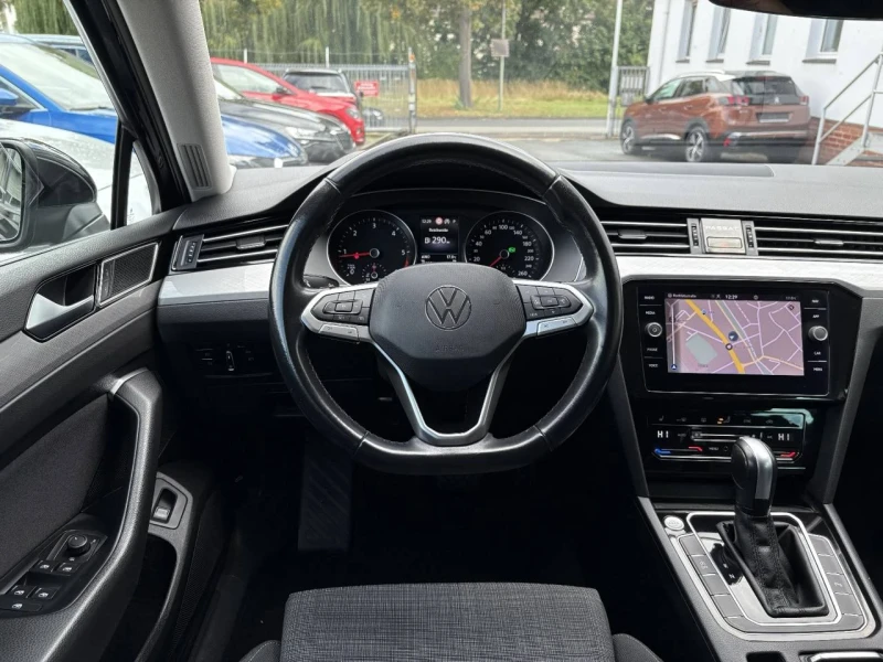VW Passat, снимка 12 - Автомобили и джипове - 52629413