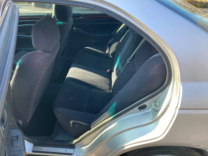 Honda Accord 1.8 is 136 ks KLIMA, снимка 5 - Автомобили и джипове - 52893349