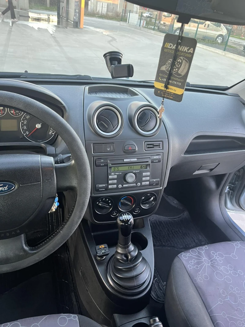 Ford Fiesta 1.4 TDCI, снимка 8 - Автомобили и джипове - 52934677