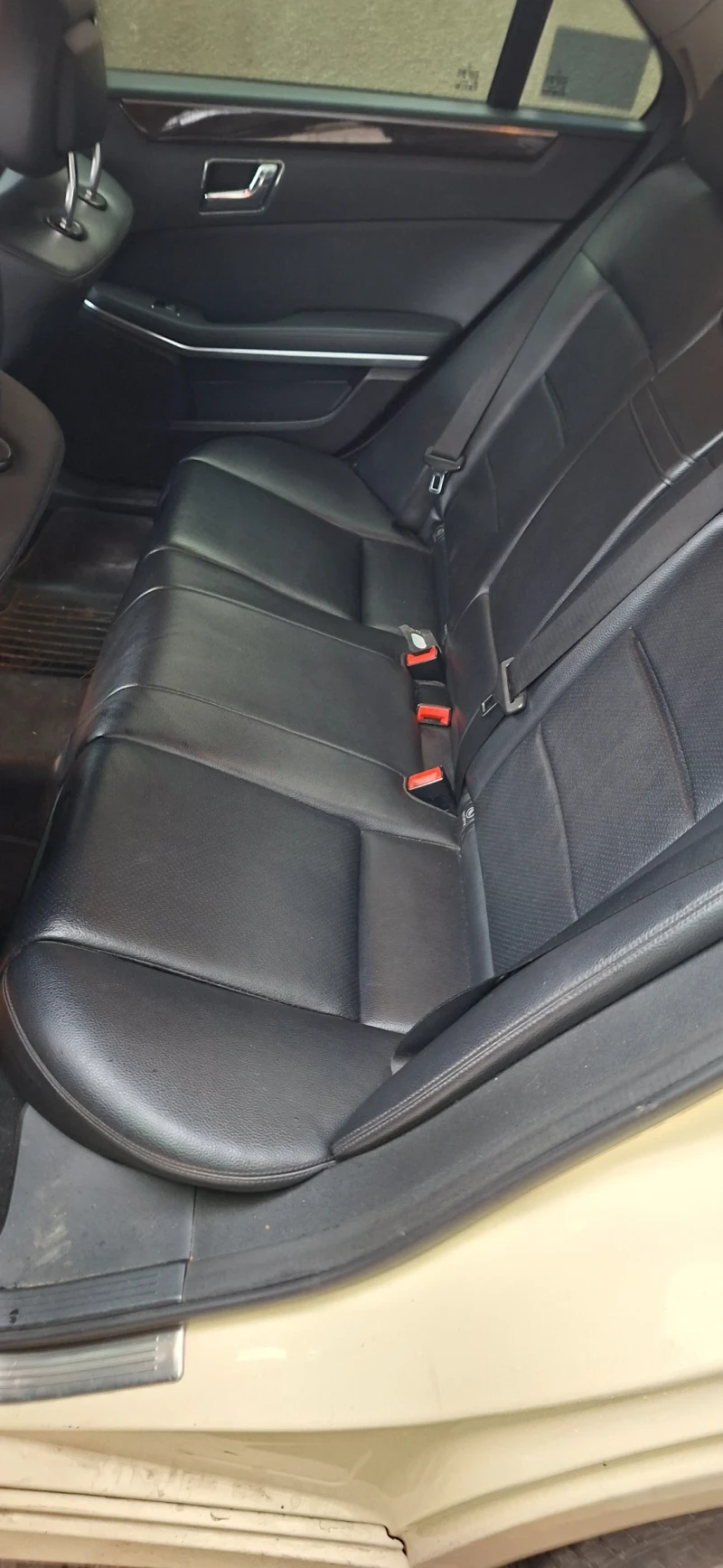 Mercedes-Benz E 200, снимка 9 - Автомобили и джипове - 53100015