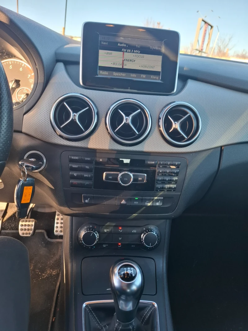 Mercedes-Benz B 180, снимка 8 - Автомобили и джипове - 53555098