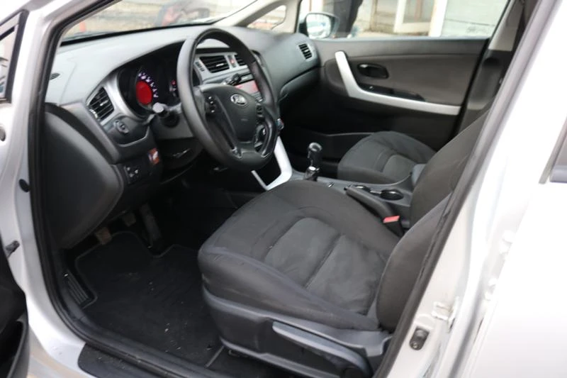 Kia Ceed 1.4 16V, снимка 10 - Автомобили и джипове - 31525597