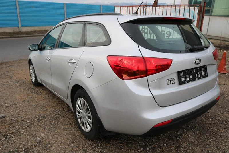 Kia Ceed 1.4 16V, снимка 9 - Автомобили и джипове - 31525597