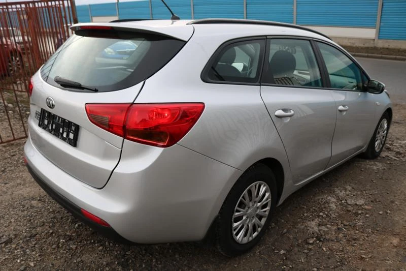 Kia Ceed 1.4 16V, снимка 7 - Автомобили и джипове - 31525597