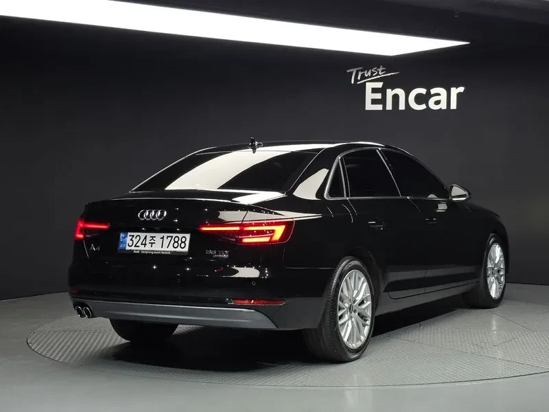 Audi A4 2.0 TDI Quattro - САМО 30% АВАНС, снимка 8 - Автомобили и джипове - 55738767