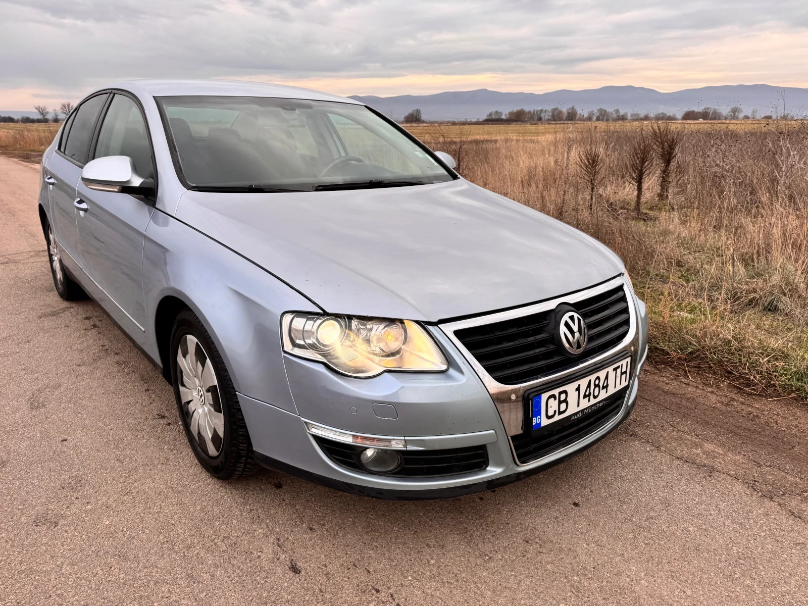 VW Passat Седан Теглич Навигация, снимка 1