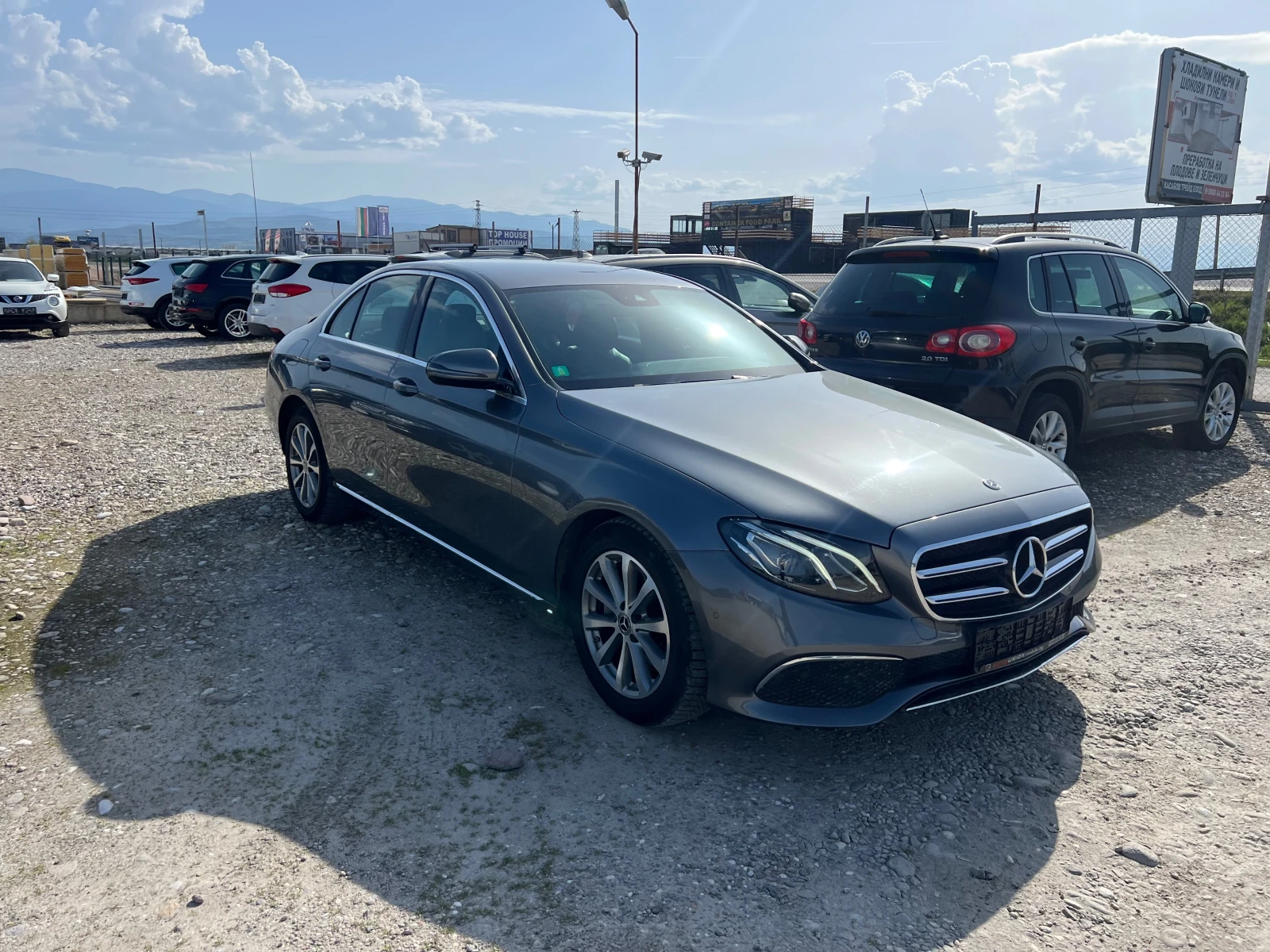Mercedes-Benz E 220  Exclusive 4 MATIC - изображение 3
