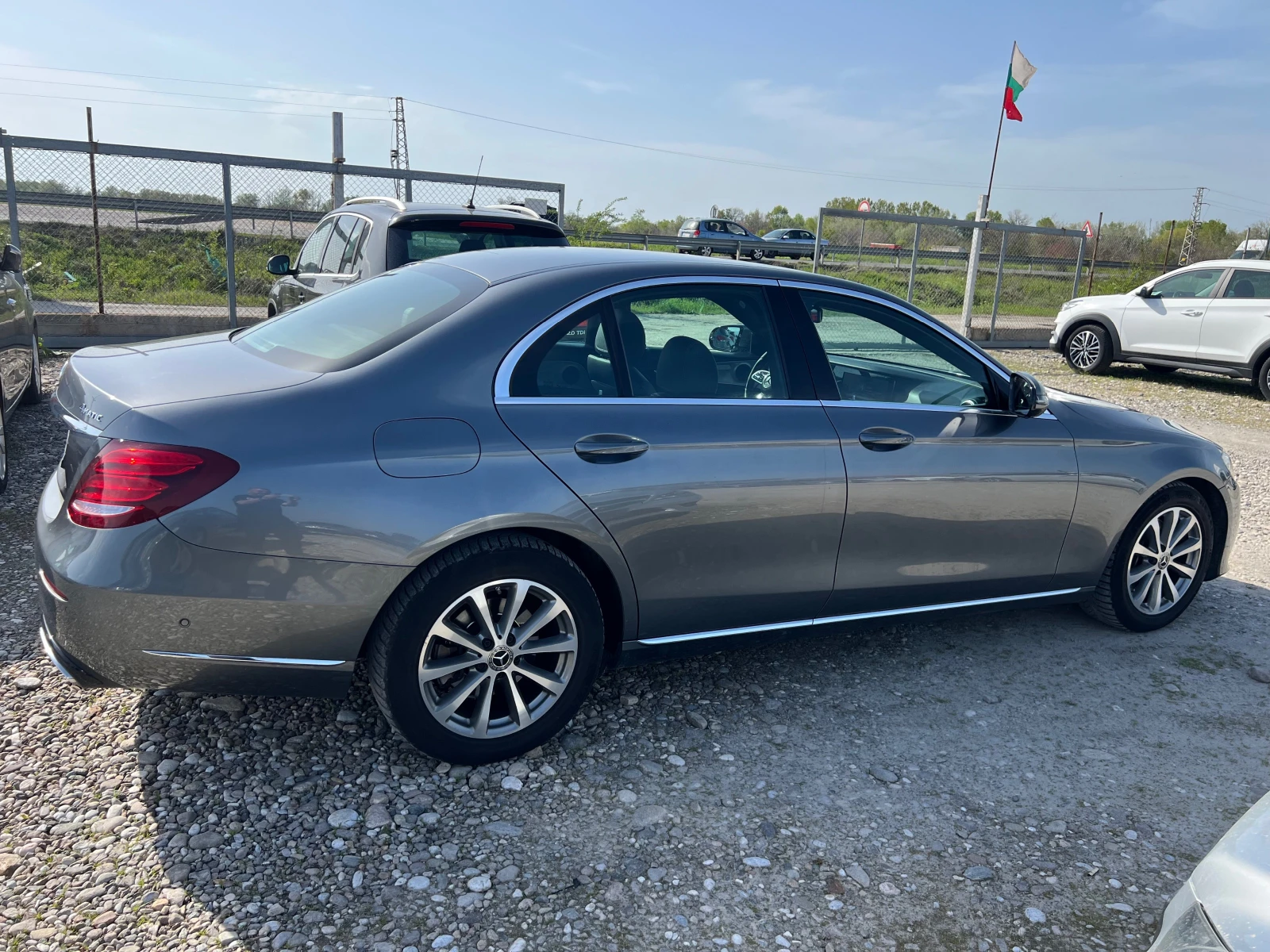 Mercedes-Benz E 220  Exclusive 4 MATIC - изображение 5
