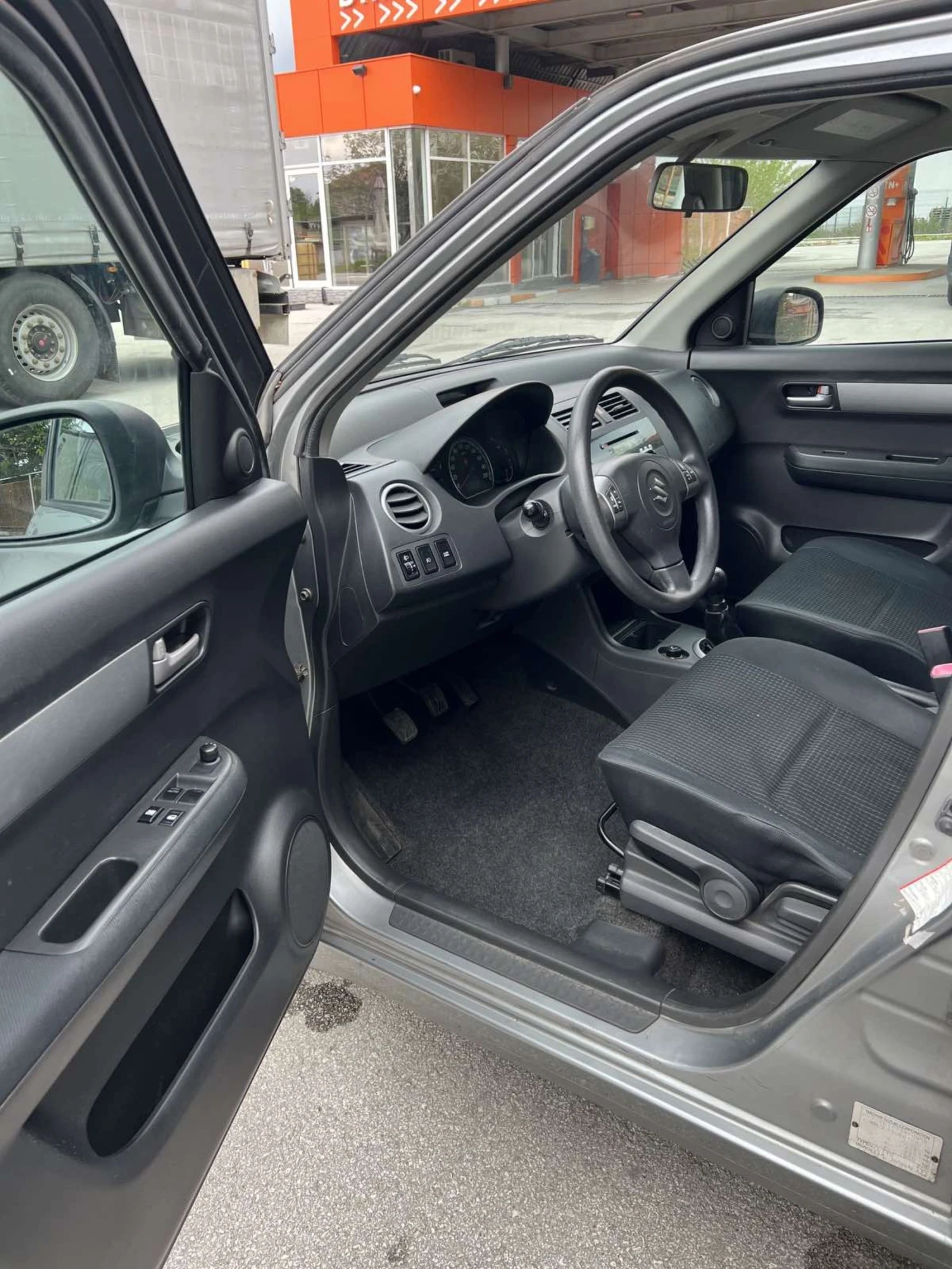 Suzuki Swift  - изображение 6