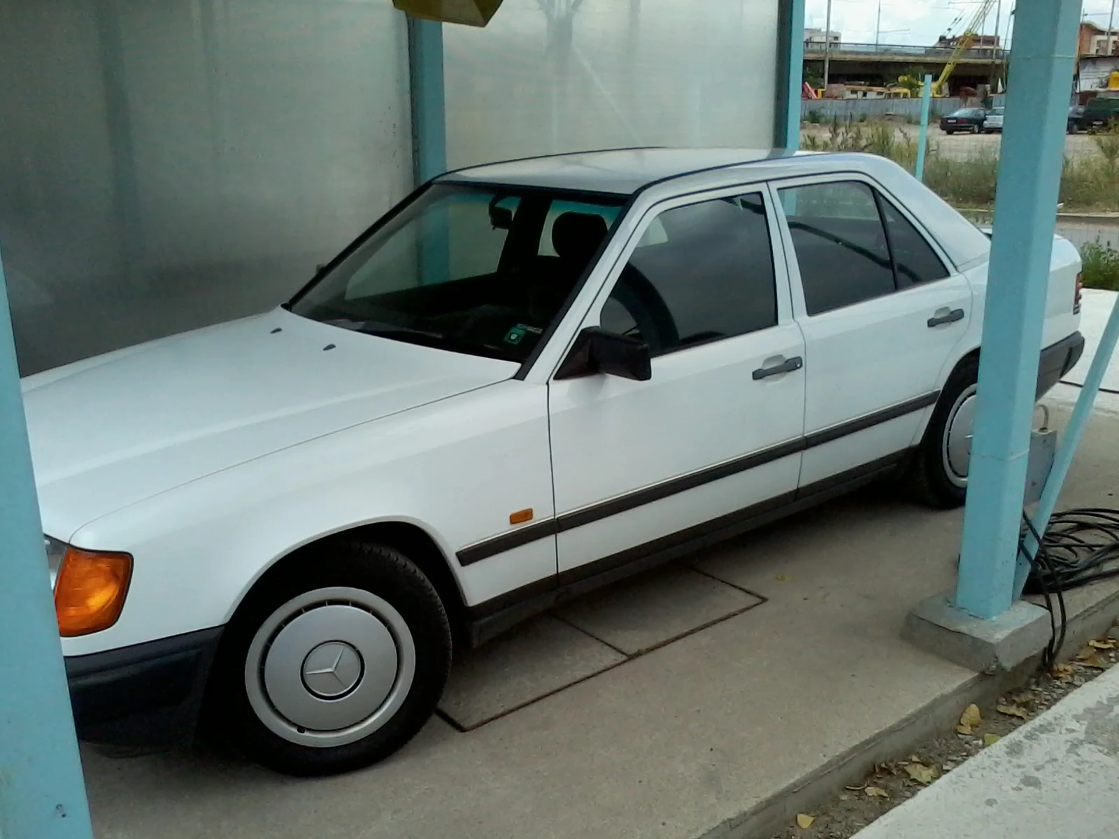 Mercedes-Benz 200  - изображение 2