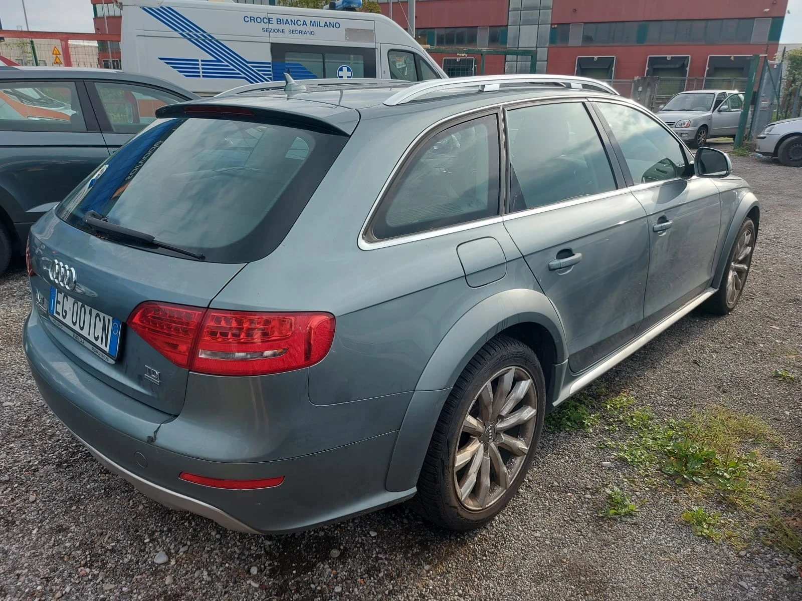 Audi A4 Allroad 2.0TDI/РЪЧКА/НАВИГАЦИЯ/LED/ - изображение 2