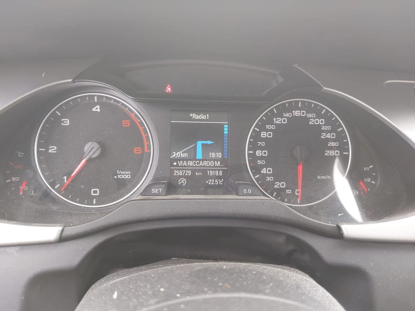 Audi A4 Allroad 2.0TDI/РЪЧКА/НАВИГАЦИЯ/LED/ - изображение 7