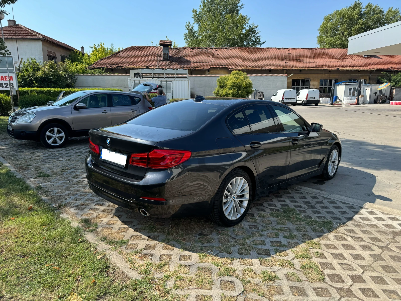 BMW 530E Luxury line, xDrive - изображение 3