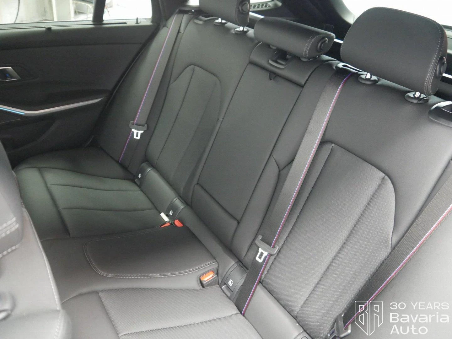 BMW 318 i Touring M Sport Paket Steptronic - изображение 8