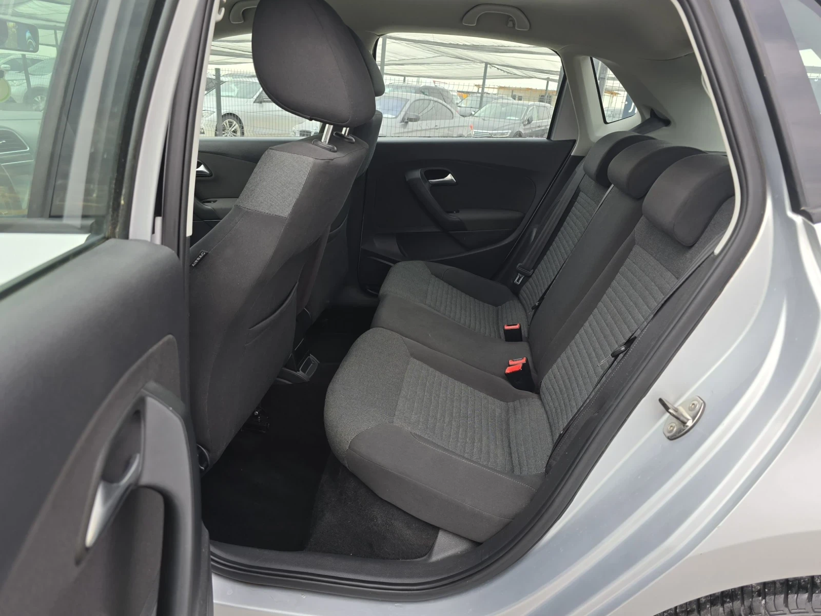 VW Polo 1.6TDi/90KS - изображение 9