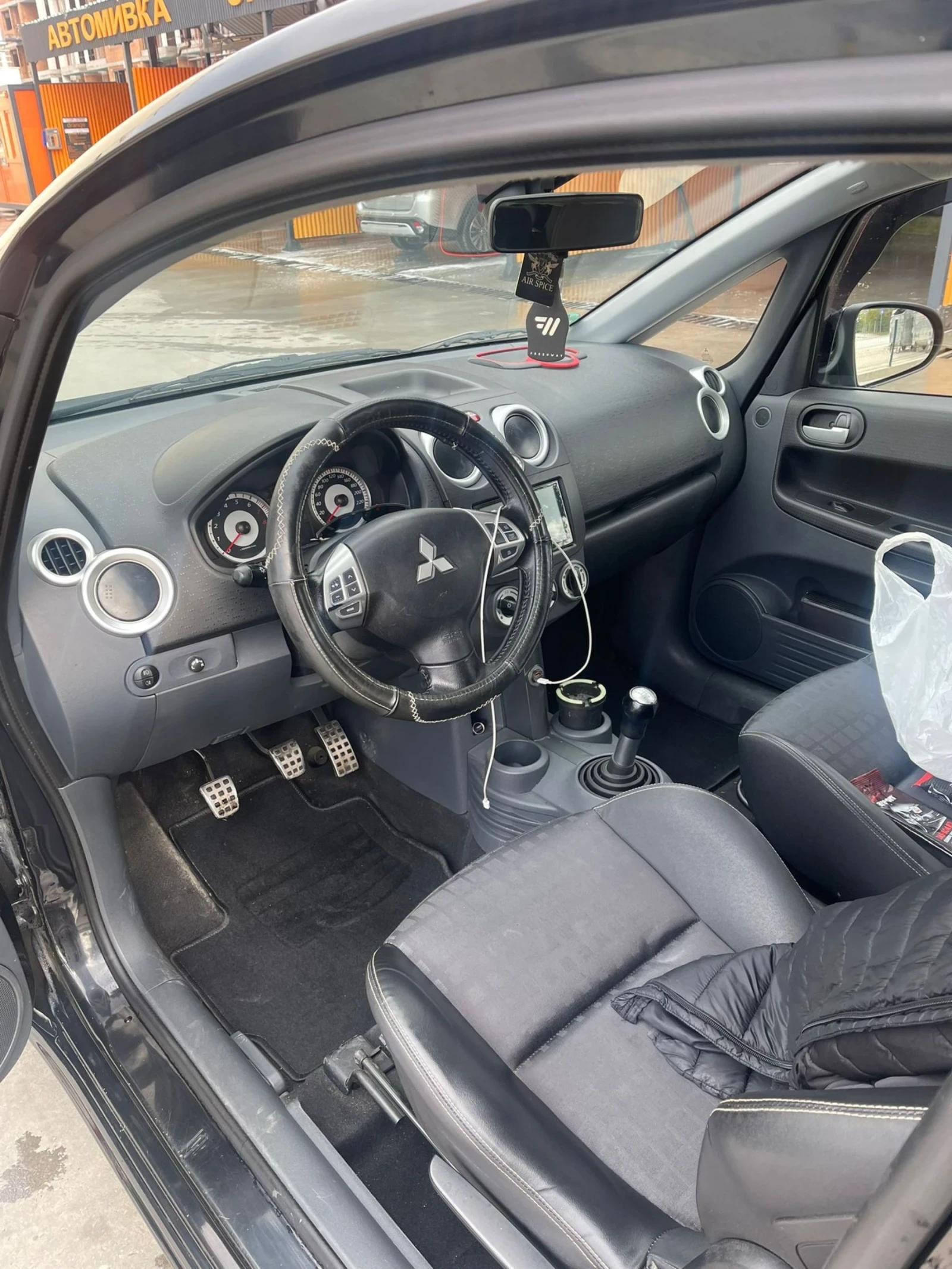 Mitsubishi Colt  - изображение 5