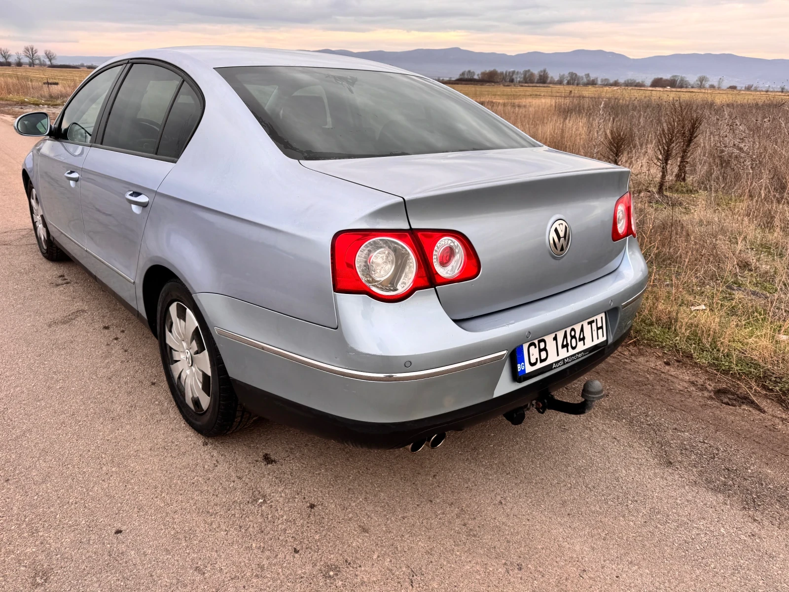 VW Passat Седан Теглич Навигация - изображение 7