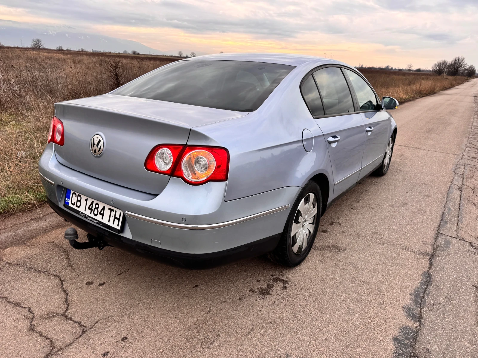 VW Passat Седан Теглич Навигация - изображение 6