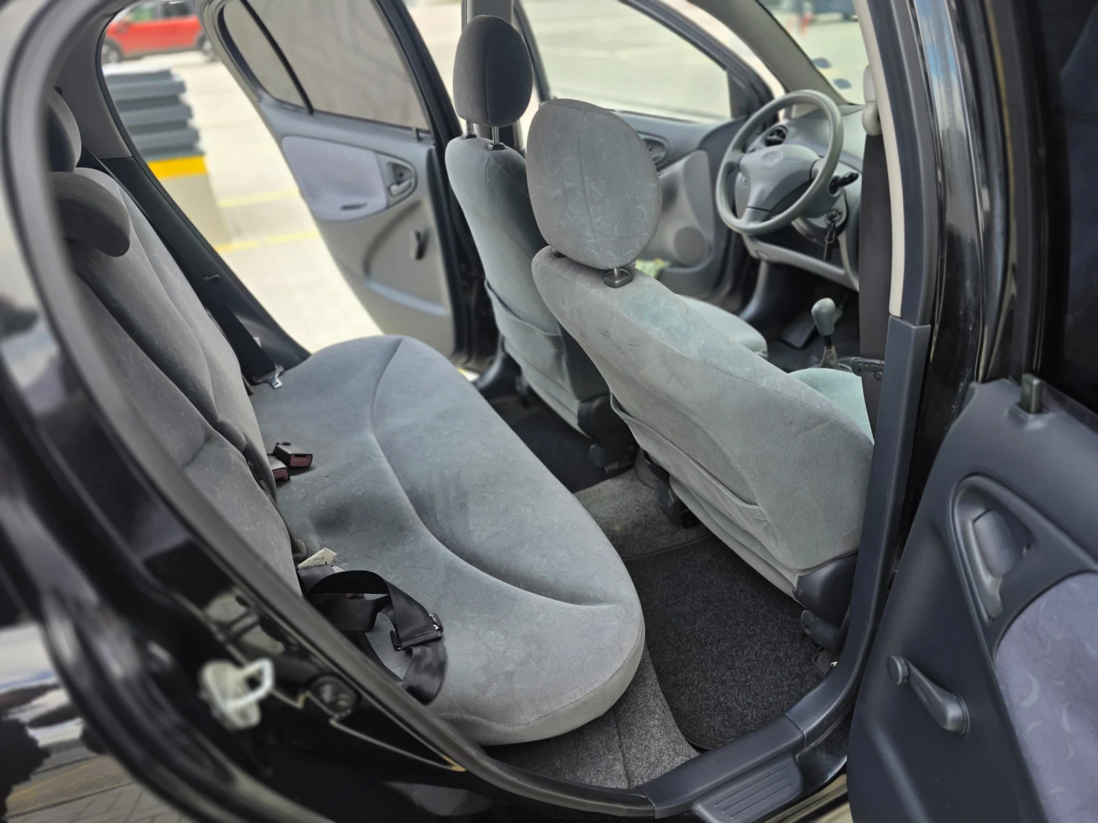 Toyota Yaris 1.1 VVT-I , снимка 14 - Автомобили и джипове - 54082973