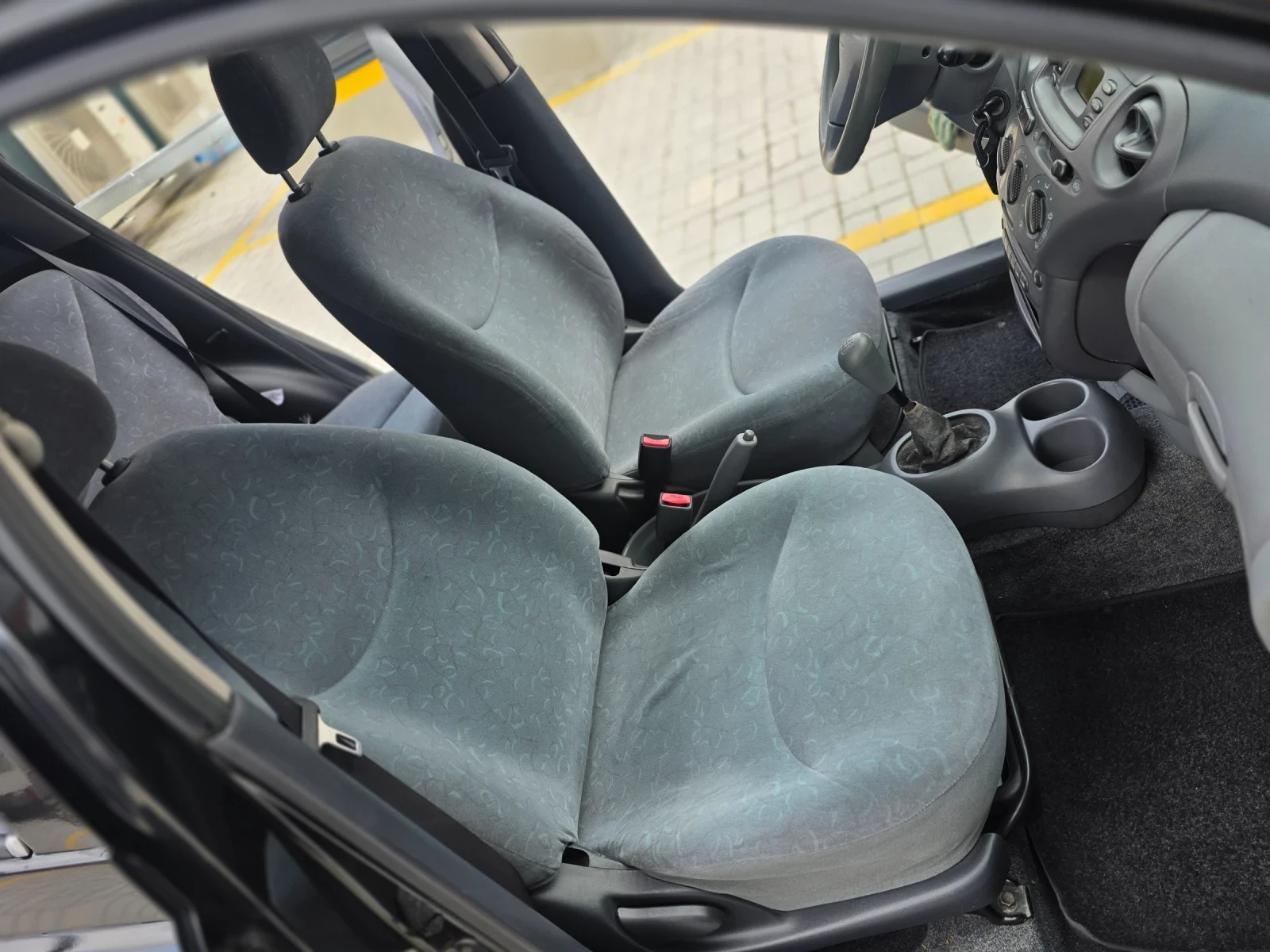 Toyota Yaris 1.1 VVT-I , снимка 10 - Автомобили и джипове - 54082973