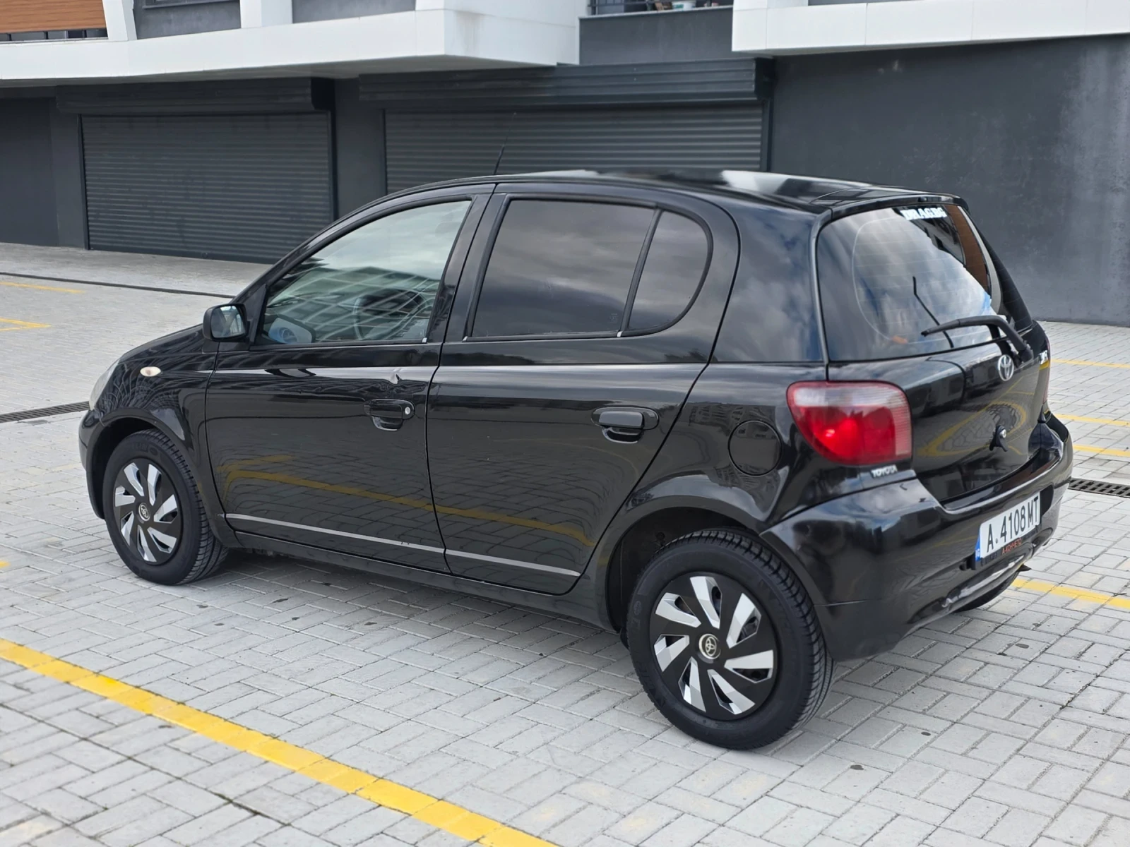 Toyota Yaris 1.1 VVT-I , снимка 3 - Автомобили и джипове - 54082973