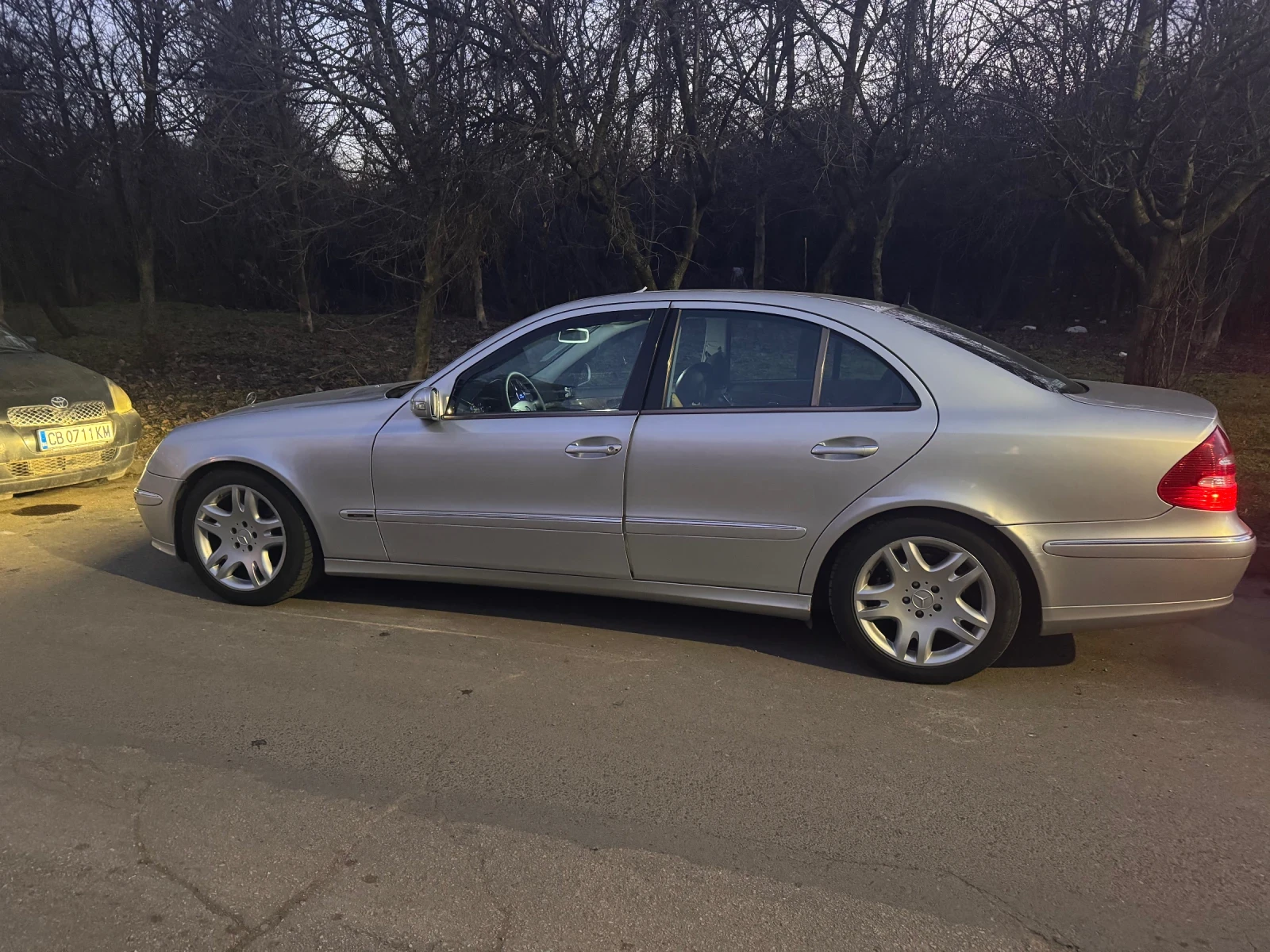 Mercedes-Benz E 280, снимка 5 - Автомобили и джипове - 54168459