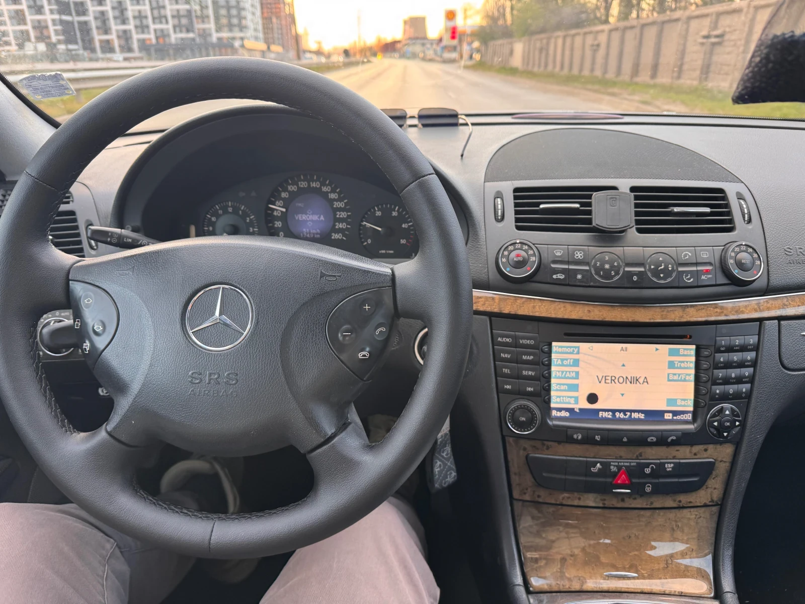 Mercedes-Benz E 280, снимка 9 - Автомобили и джипове - 54168459