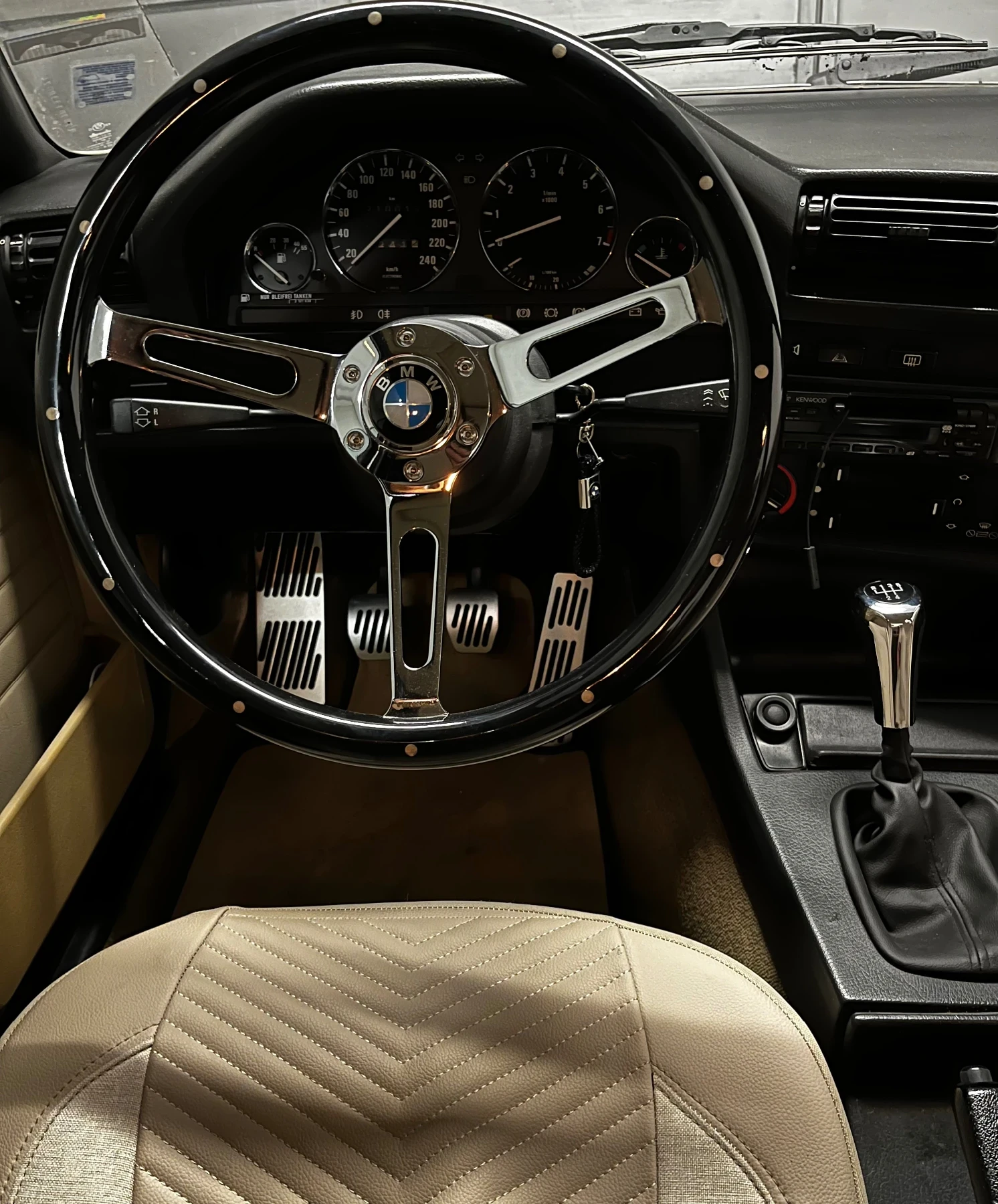 BMW 318 E30, снимка 9 - Автомобили и джипове - 54212013