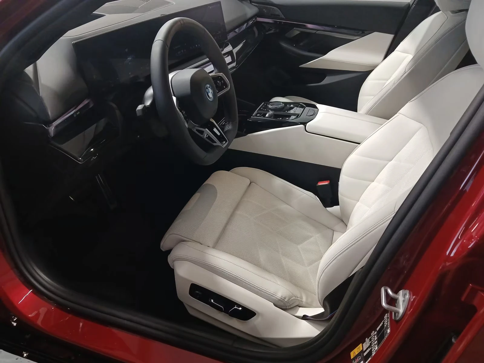 BMW i5 xDRIVE/HP/40/M-SPORT-PRO/360/PANO/ACC/LED/431z, снимка 11 - Автомобили и джипове - 54630619
