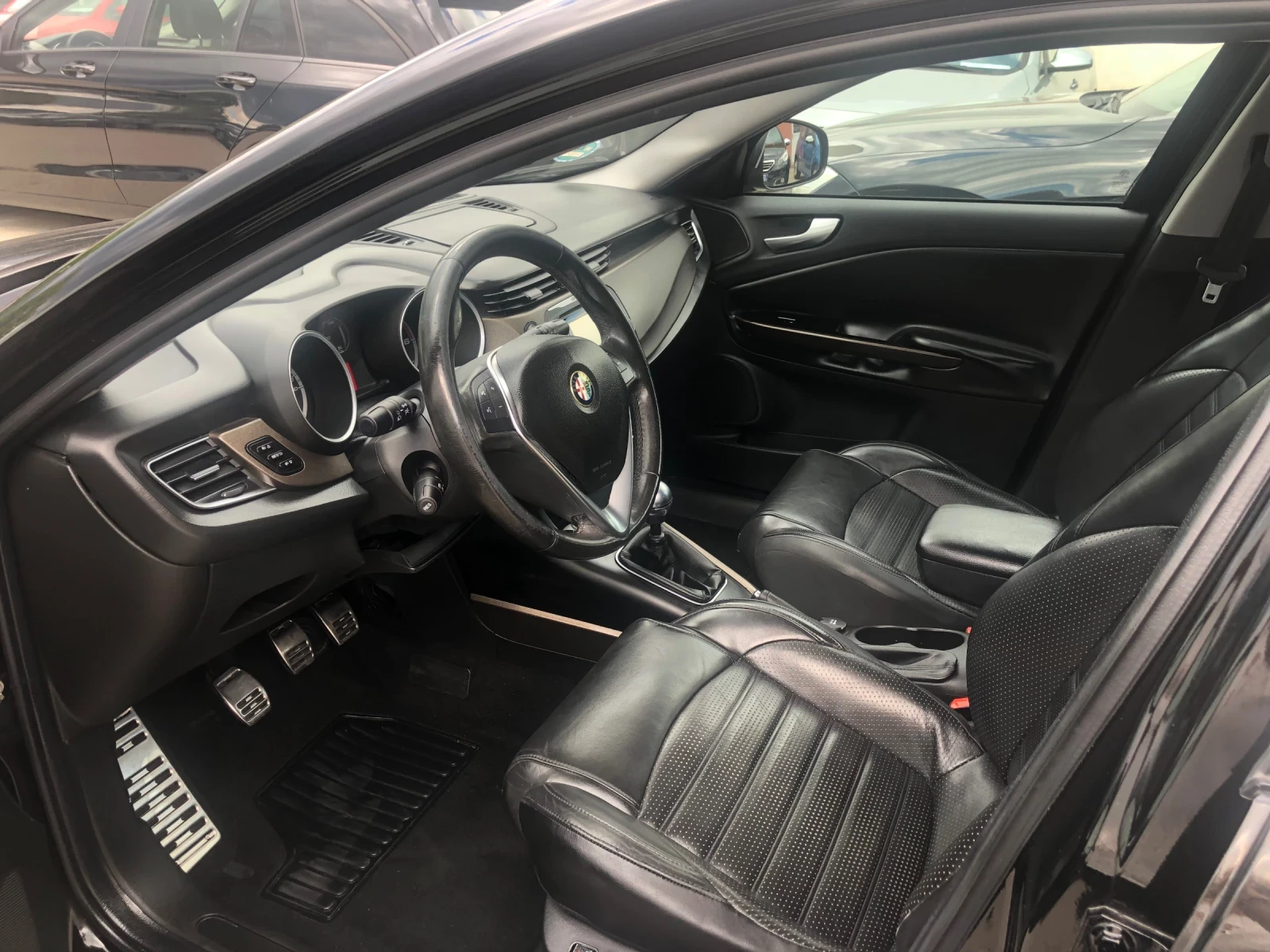 Alfa Romeo Giulietta 1.6, снимка 6 - Автомобили и джипове - 54742436