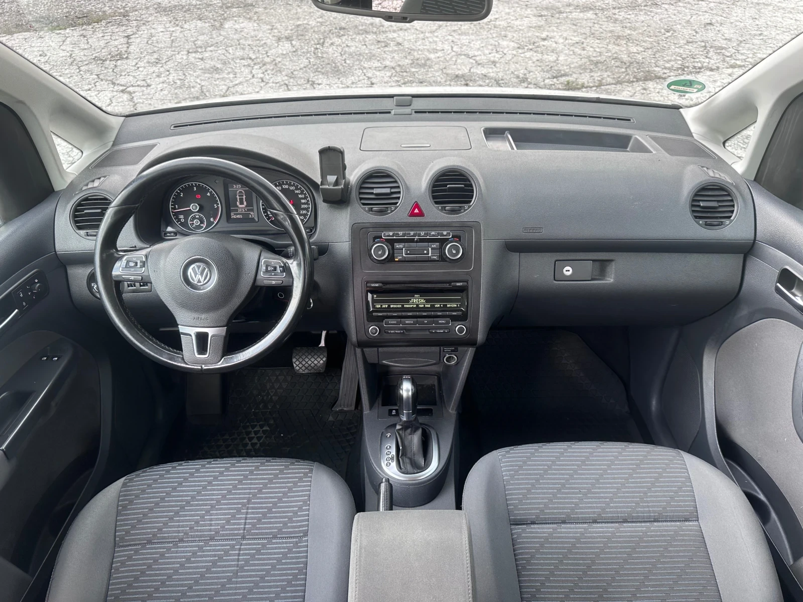 VW Caddy MAXI* 1.6TDI* DSG* НЕМСКА* НОВ ВНОС!, снимка 10 - Автомобили и джипове - 54824348