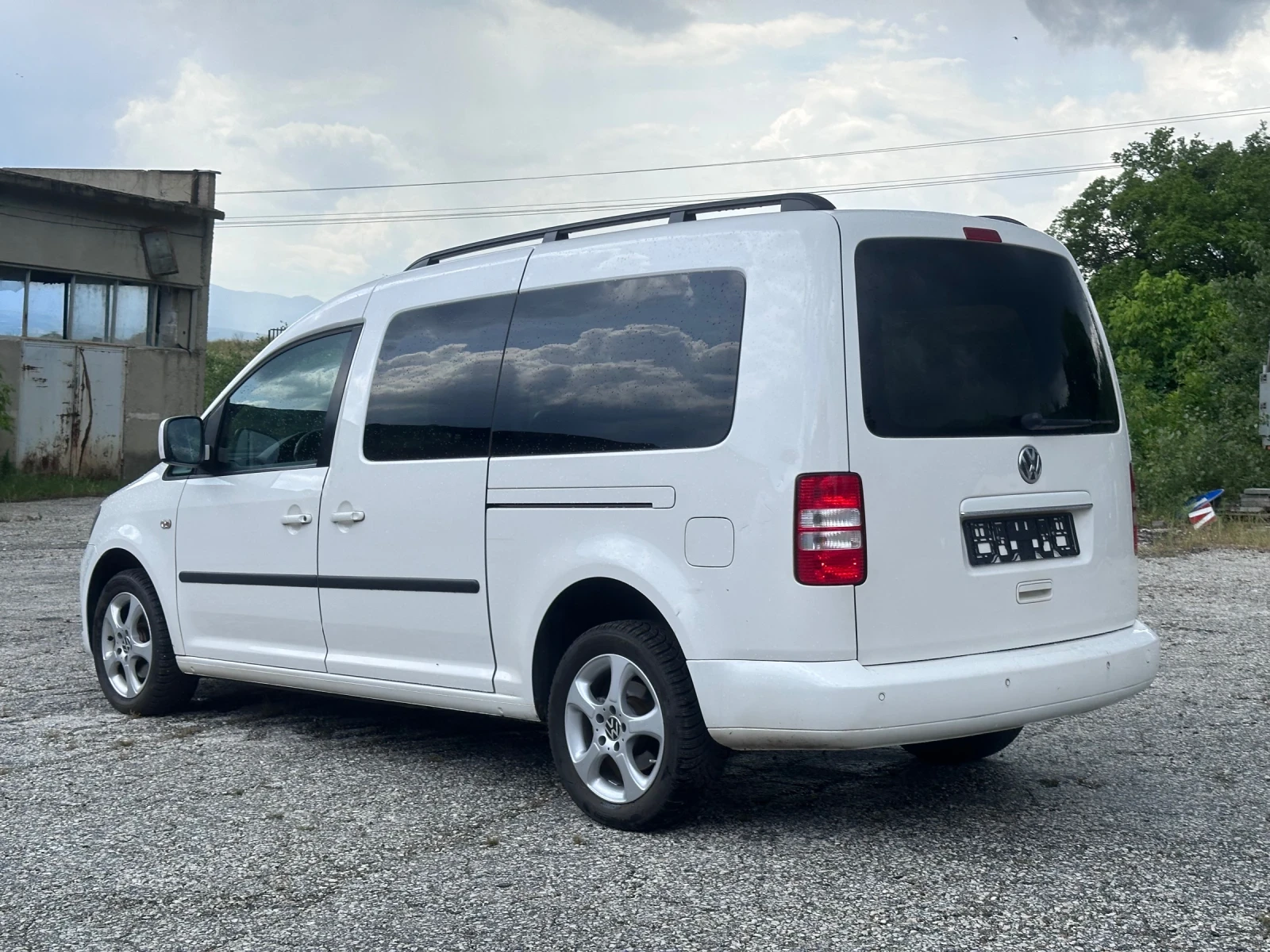 VW Caddy MAXI* 1.6TDI* DSG* НЕМСКА* НОВ ВНОС!, снимка 6 - Автомобили и джипове - 54824348