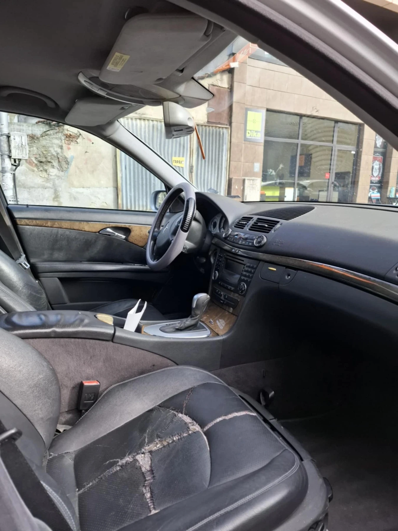 Mercedes-Benz E 270 2.7 CDI Avantgarde, снимка 5 - Автомобили и джипове - 54882014