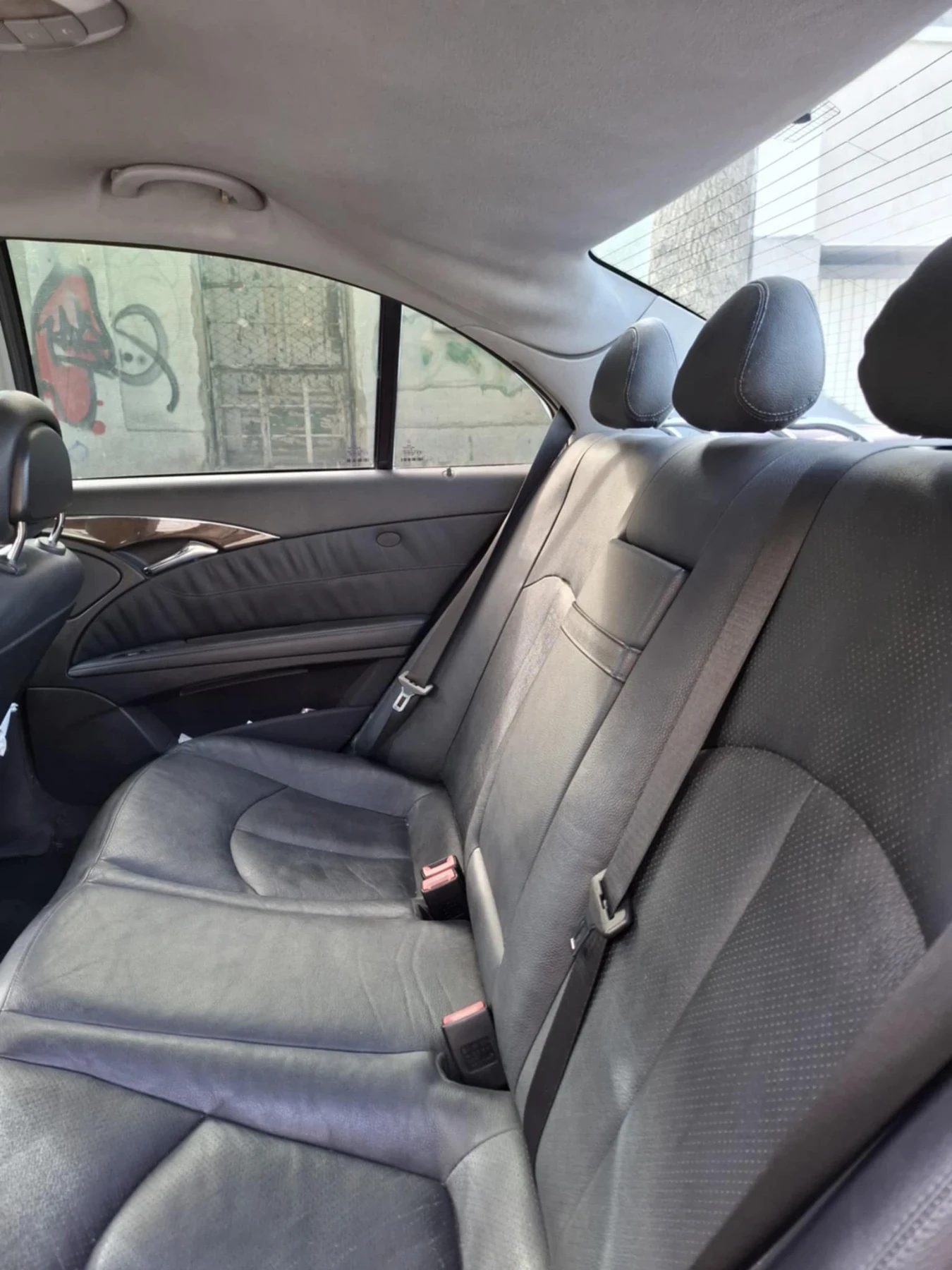 Mercedes-Benz E 270 2.7 CDI Avantgarde, снимка 8 - Автомобили и джипове - 54882014