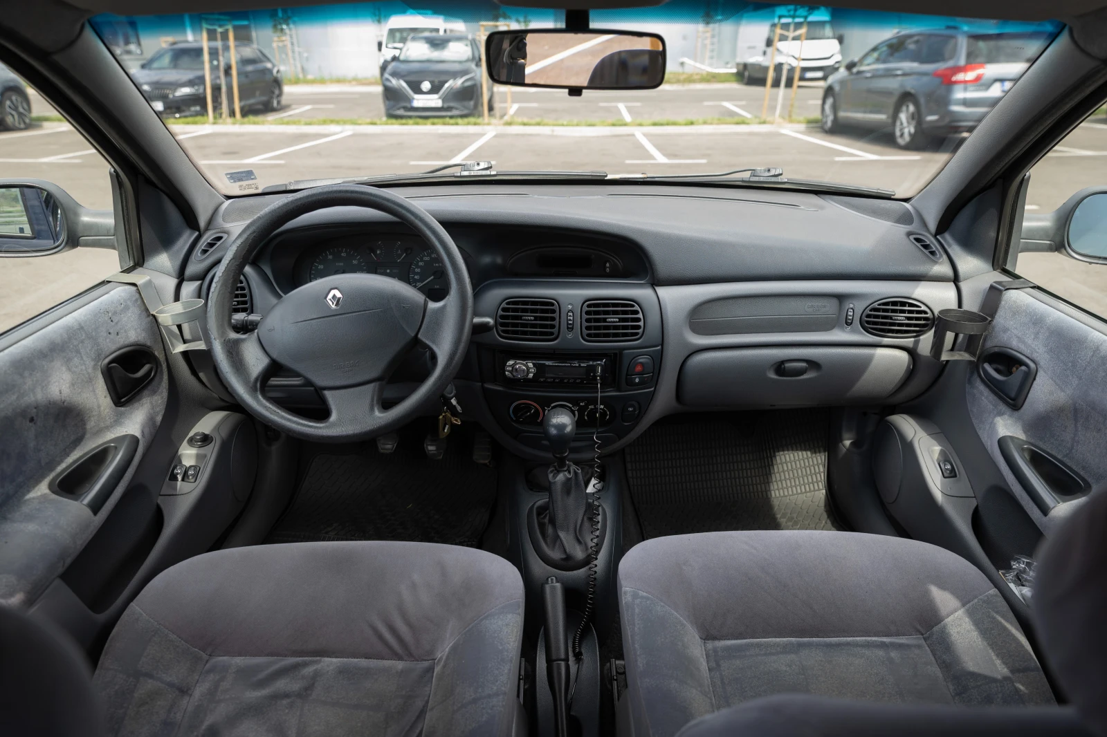 Renault Megane Classic, снимка 9 - Автомобили и джипове - 55343175