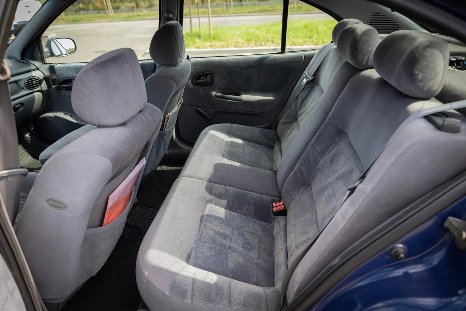 Renault Megane Classic, снимка 13 - Автомобили и джипове - 55343175