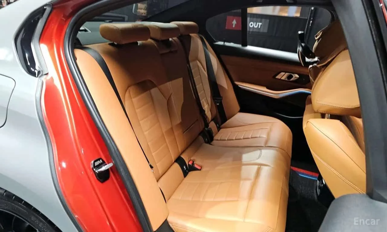 BMW 330 * 330i M Sport * ЦЕНА ДО БГ, снимка 15 - Автомобили и джипове - 55708992