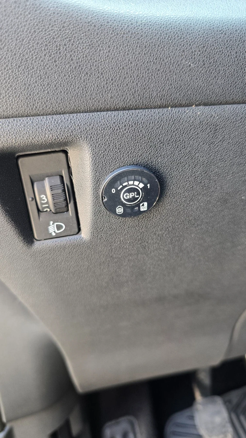 Citroen C3 Picasso 1.4 i 92 к.с. Газ/Бензин ! Лизинг !, снимка 12 - Автомобили и джипове - 55845441