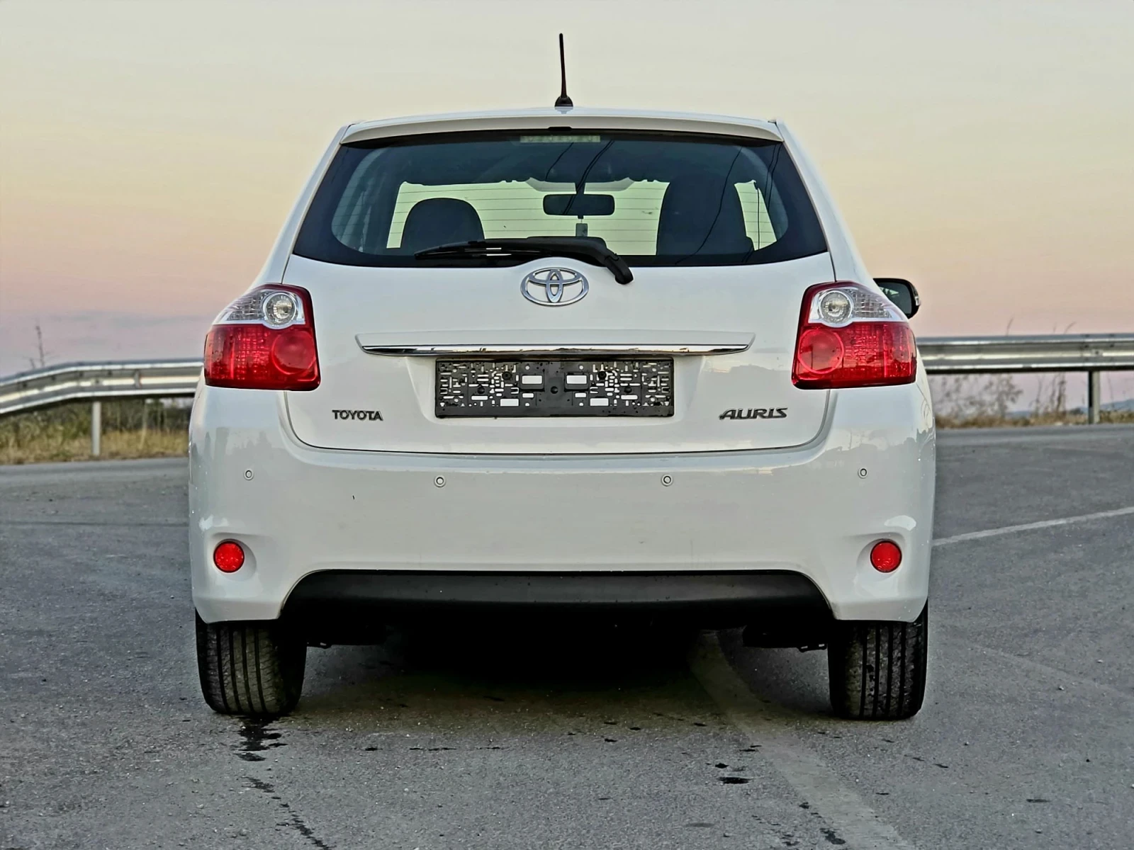 Toyota Auris 1.4 D4D, снимка 5 - Автомобили и джипове - 55998060
