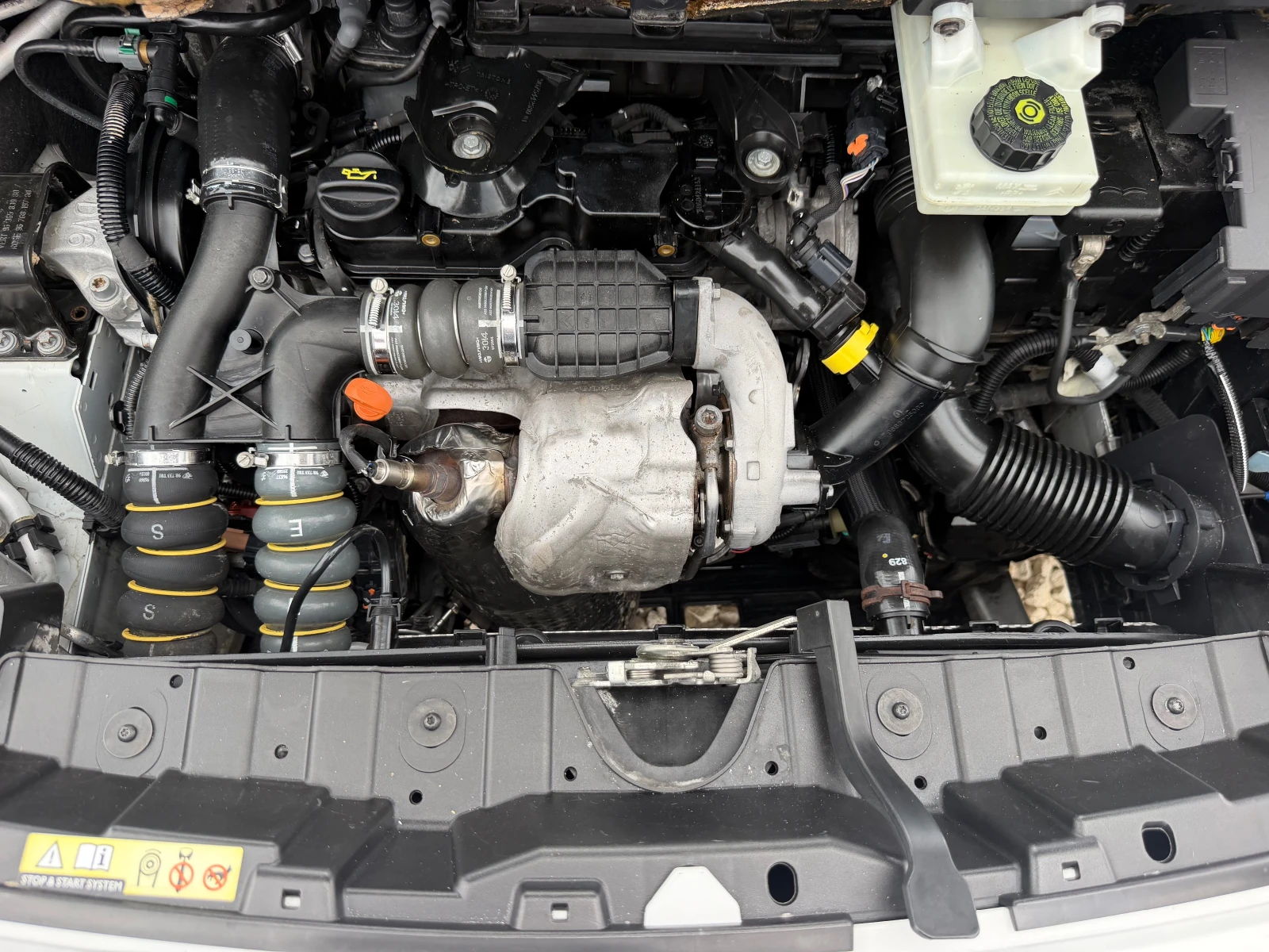 Peugeot 3008 1.6EHDI fACELIFT AVTOMAT, снимка 15 - Автомобили и джипове - 56097357