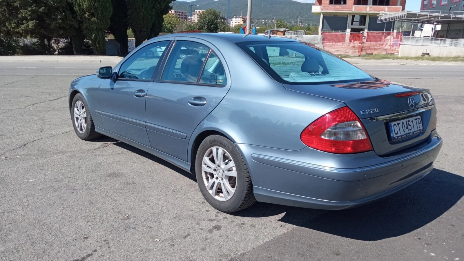 Mercedes-Benz E 220, снимка 11 - Автомобили и джипове - 56429543
