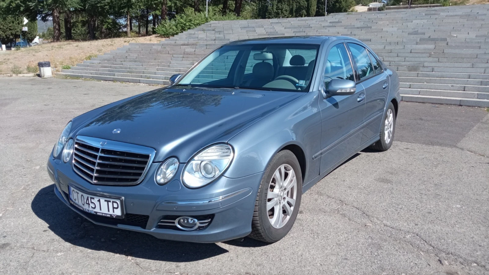 Mercedes-Benz E 220, снимка 12 - Автомобили и джипове - 56429543